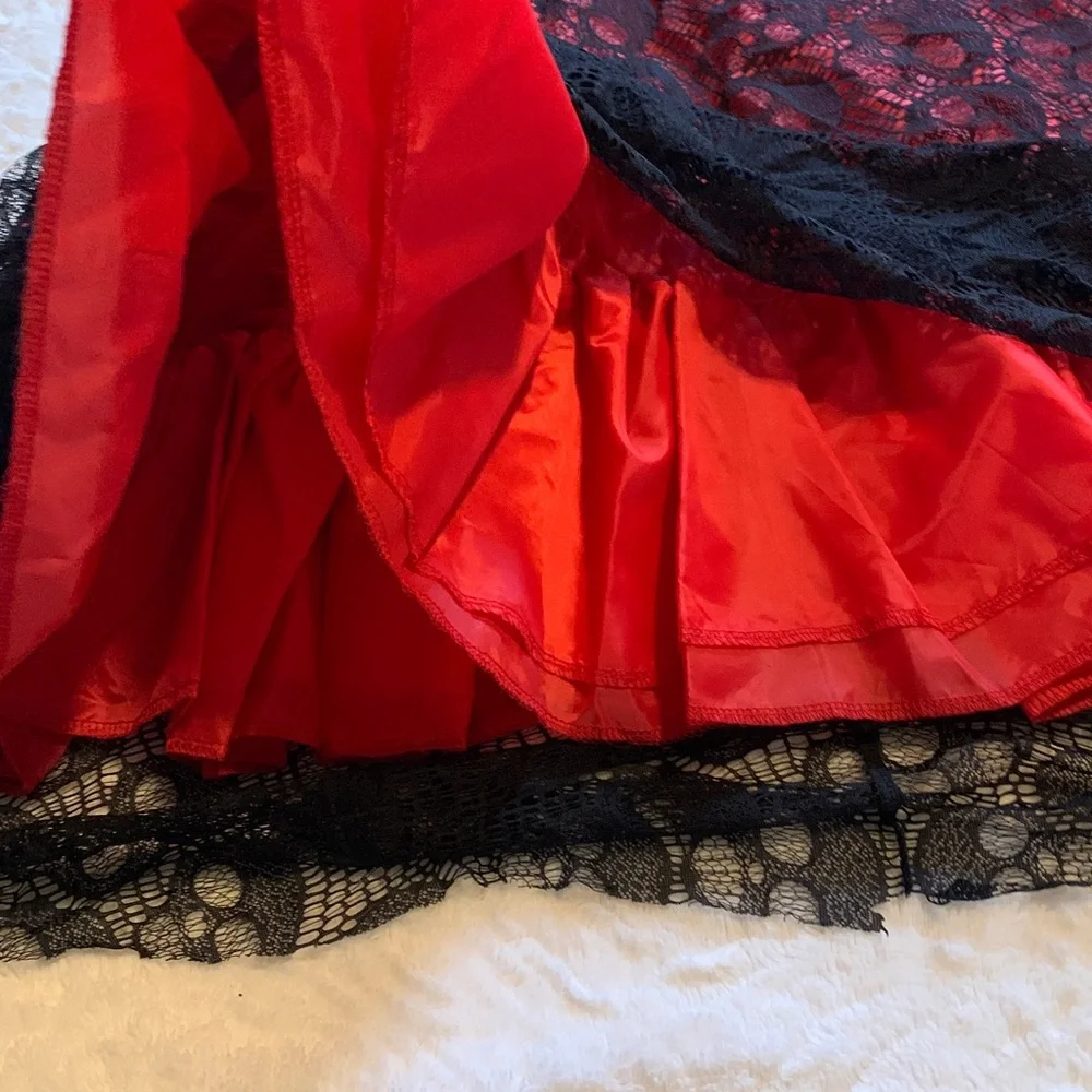 Women’s Spirit La Catrina Red and Black Costume - Picture 6 of 8